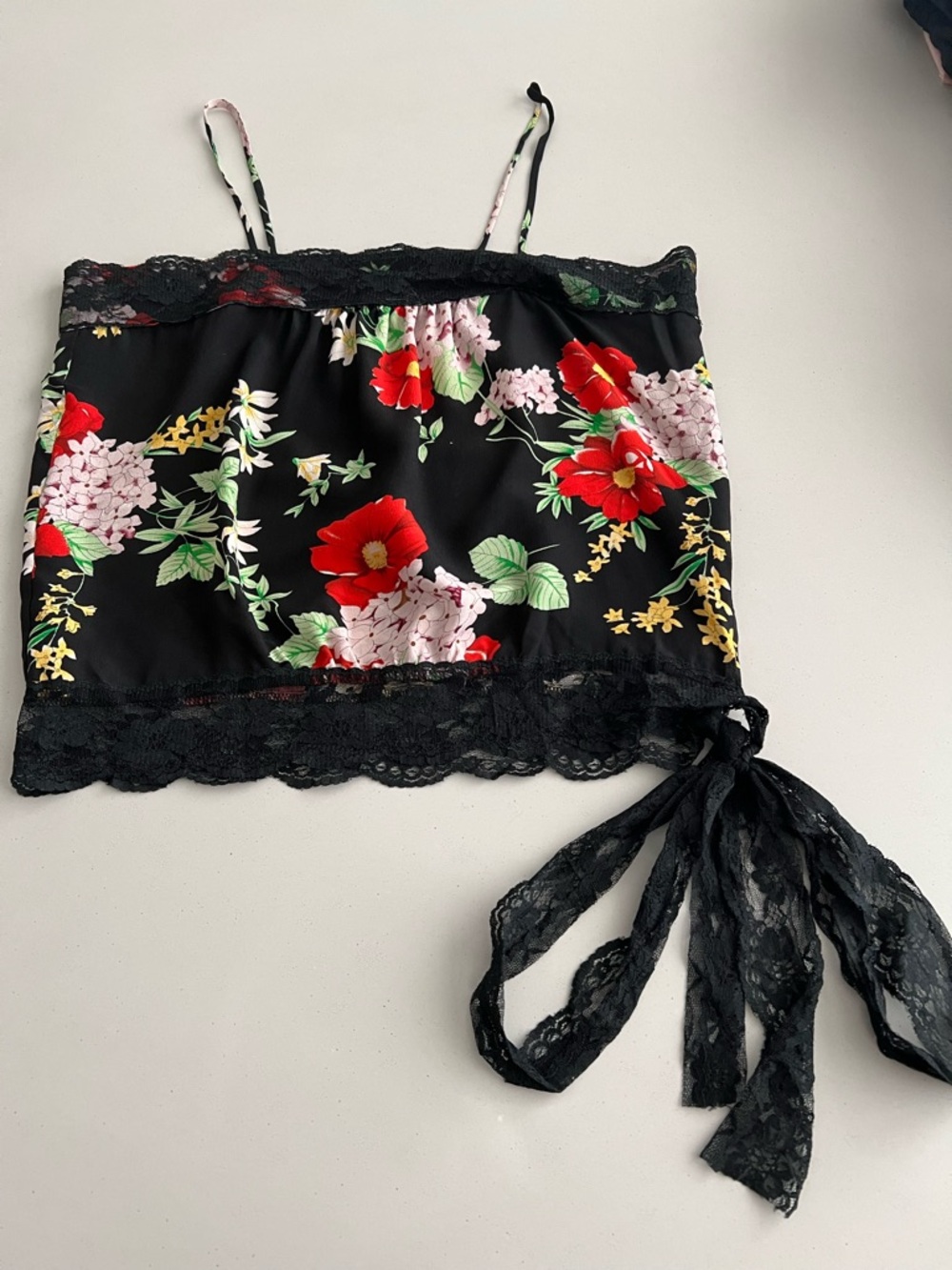 Floral Lace-Trim Cami Top in Black and Red